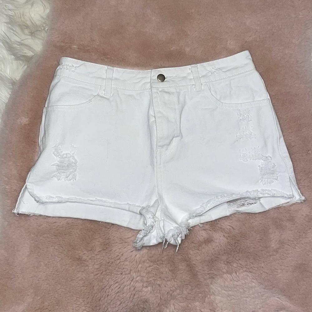 5 for $25🎈 Honey punch white distressed shorts